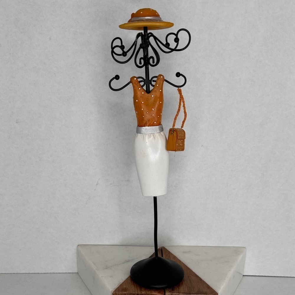 Vintage Estate Lady Figurine Jewelry Stand - Picture 5 of 9